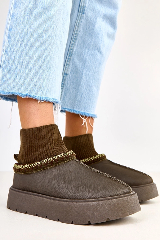 Grüne Schneestiefel mit Sockenform... Grüne Schneestiefel mit Sockenform...