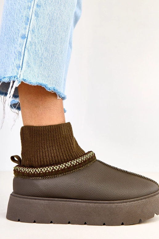 Grüne Schneestiefel mit Sockenform... Grüne Schneestiefel mit Sockenform...