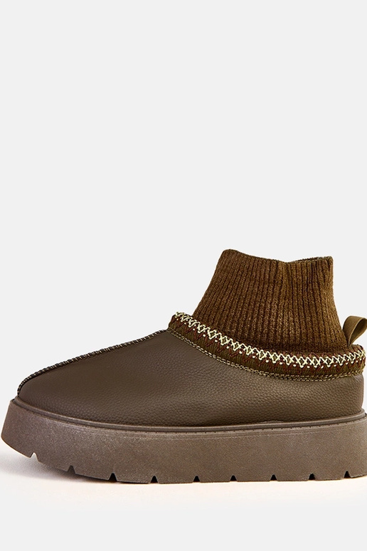 Grüne Schneestiefel mit Sockenform... Grüne Schneestiefel mit Sockenform...