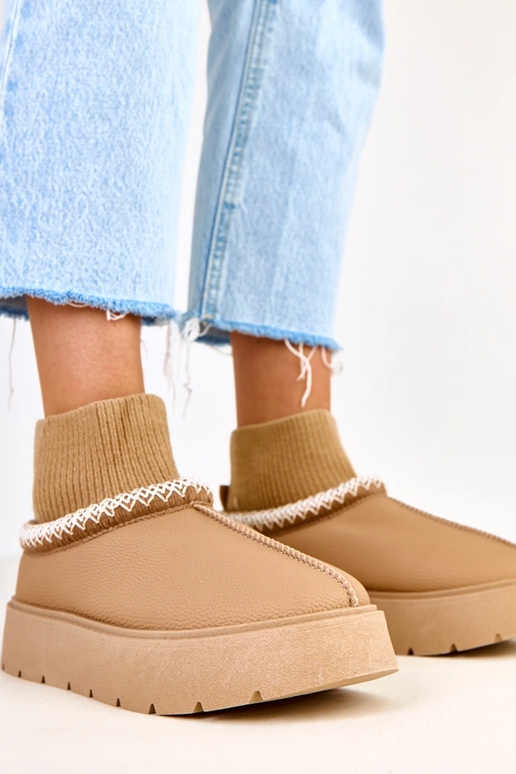 Braune Schneestiefel mit Sockenform... Braune Schneestiefel mit Sockenform...