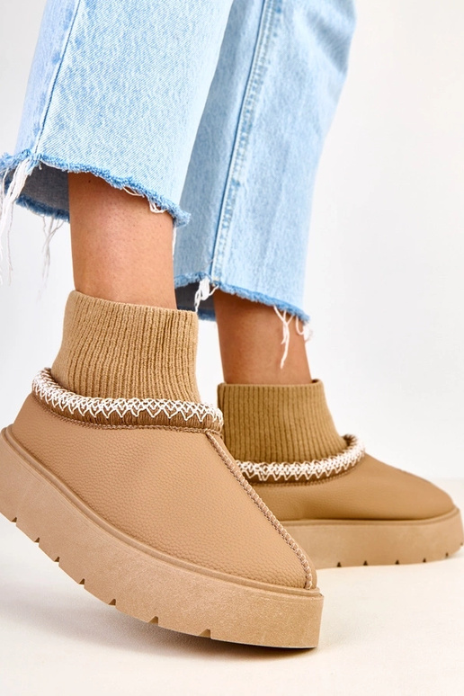 Braune Schneestiefel mit Sockenform... Braune Schneestiefel mit Sockenform...
