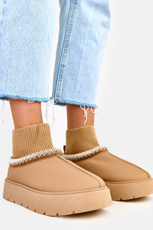 Braune Schneestiefel mit Sockenform... Braune Schneestiefel mit Sockenform...
