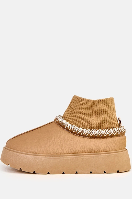 Braune Schneestiefel mit Sockenform... Braune Schneestiefel mit Sockenform...