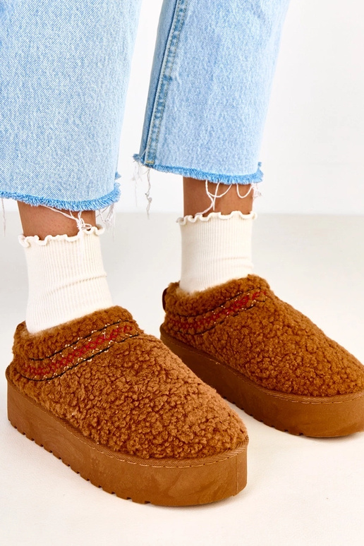 Braune flache Schneestiefel mit... Braune flache Schneestiefel mit...