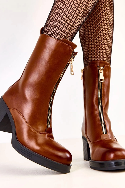 Braune Stiefeletten mit Absatz und...