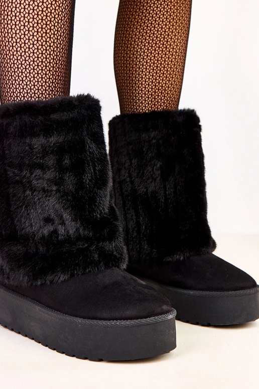 Schwarze Schneestiefel mit Plattform... Schwarze Schneestiefel mit Plattform...