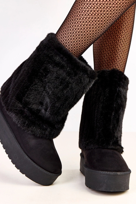 Schwarze Schneestiefel mit Plattform... Schwarze Schneestiefel mit Plattform...