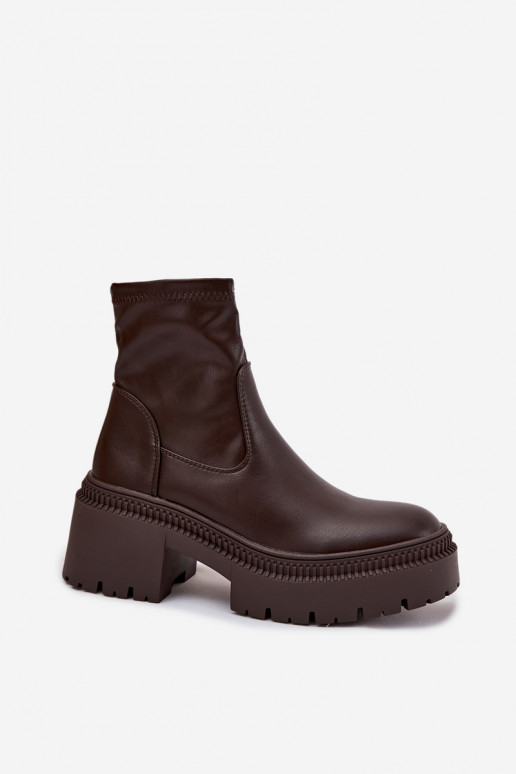 Damenstiefeletten mit massiven Absätzen und Plattform aus braunem Eko-Leder Elvianne Damenstiefeletten mit massiven Absätzen und Plattform aus braunem Eko-Leder Elvianne