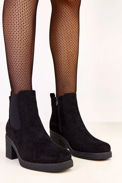 Schwarze Ankle Boots mit niedrigem...