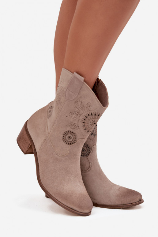 aus INildleder Haut Damenstiefel mit durchbrochenen Elementen mit Absätzen Zazoo 3844 Cappuccino-Farbe