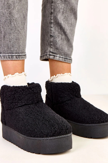 Schwarze Schneestiefel mit Lammfellschaft Lasso