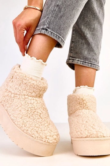 Sandfarbene Schneestiefel mit Lammfellschaft Lasso 2