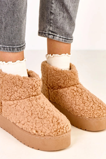 Helle braune Schneestiefel mit Lammfellschaft Lasso