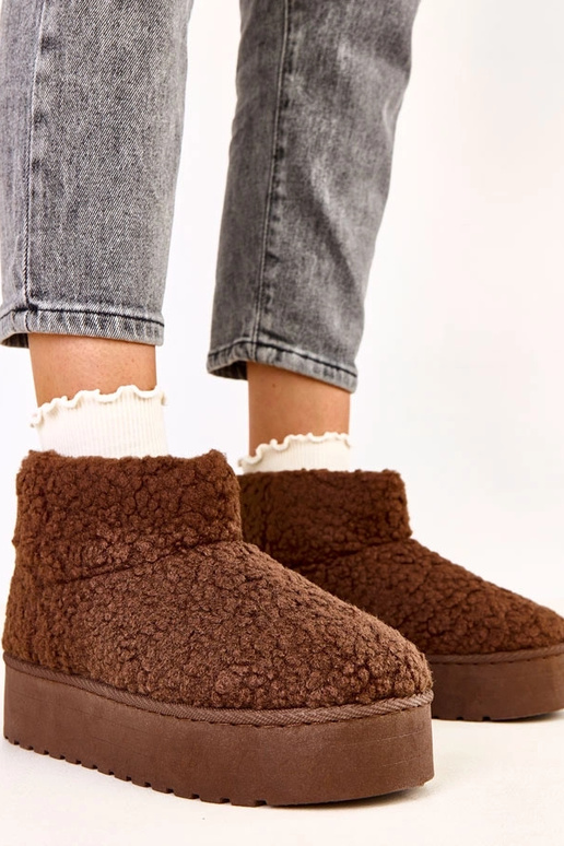Dunkelbraune Schneestiefel mit... Dunkelbraune Schneestiefel mit...