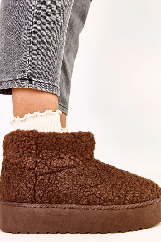 Dunkelbraune Schneestiefel mit... Dunkelbraune Schneestiefel mit...