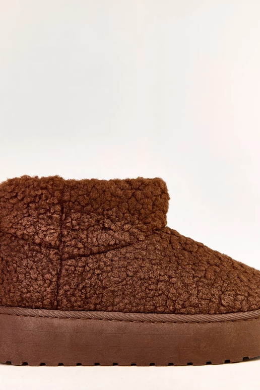 Dunkelbraune Schneestiefel mit... Dunkelbraune Schneestiefel mit...