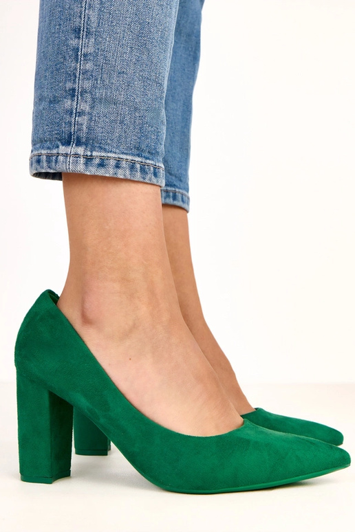 Grüne Sandalen aus Kunstwildleder mit... Grüne Sandalen aus Kunstwildleder mit...