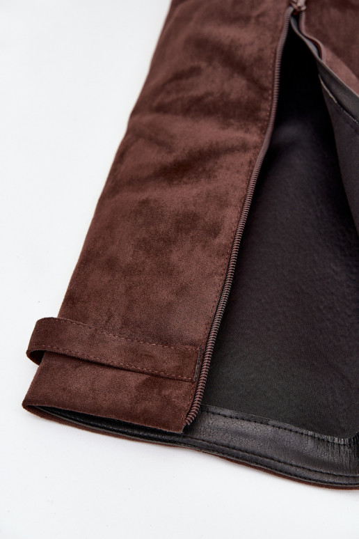 Damen hohe Stiefel aus Eco-Wildleder, Blockabsatz, gefüttert, mit verziertem Schaft, schokoladenbraun Evyra