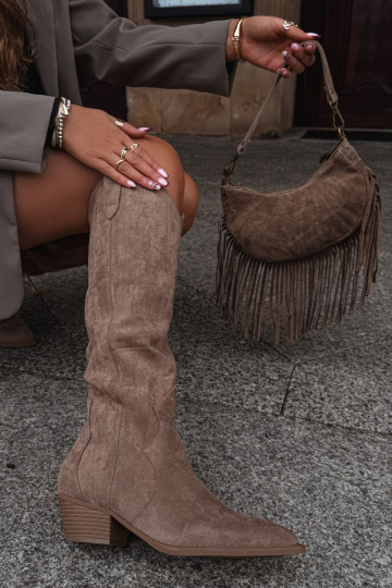 Damen Stiefel aus Kunstvelours im Cowboy-Stil mit Absätzen in Sandfarbe Jenaya