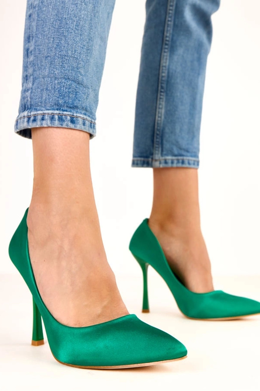 Grüne High Heels mit Satinverzierung... Grüne High Heels mit Satinverzierung...