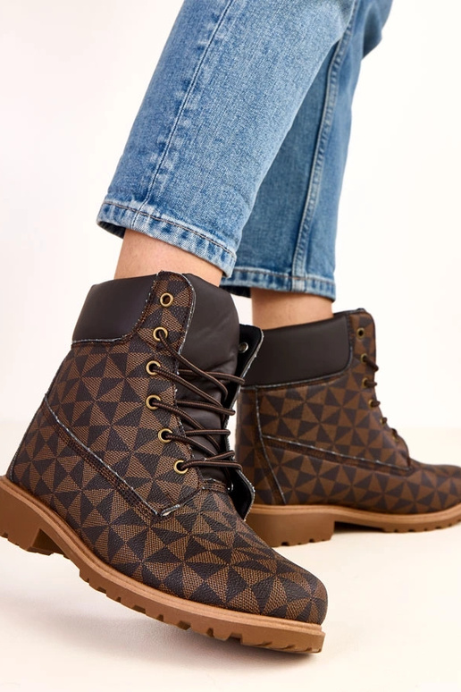 Schwarz-braune Arbeitsschuhe mit... Schwarz-braune Arbeitsschuhe mit...