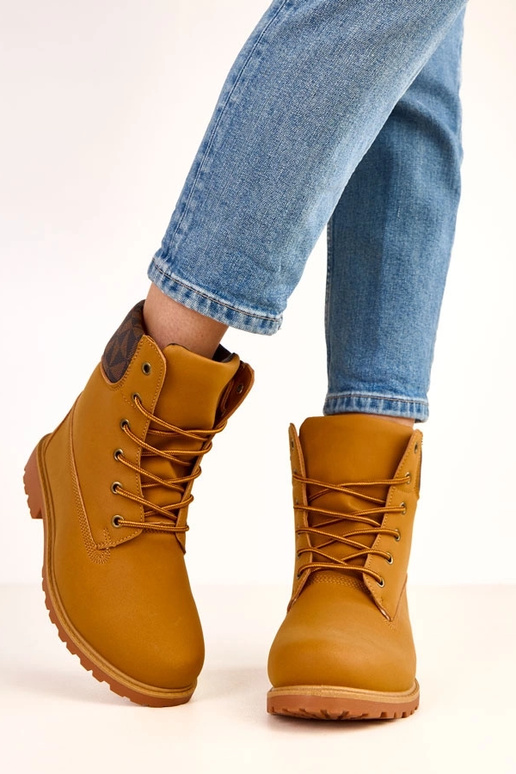 Braune Arbeitsschuhe mit matter... Braune Arbeitsschuhe mit matter...