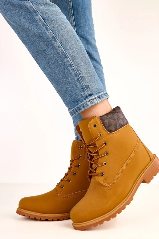 Braune Arbeitsschuhe mit matter... Braune Arbeitsschuhe mit matter...