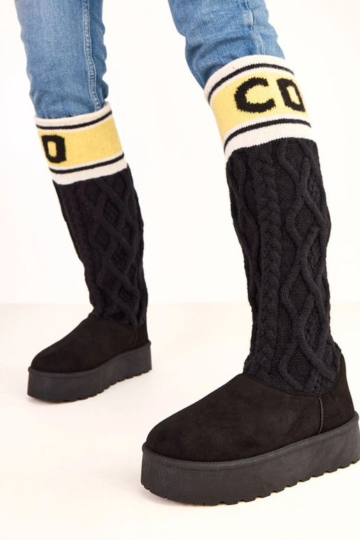 Schwarze Schneestiefel mit Plattform... Schwarze Schneestiefel mit Plattform...