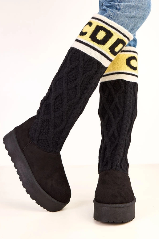 Schwarze Schneestiefel mit Plattform... Schwarze Schneestiefel mit Plattform...