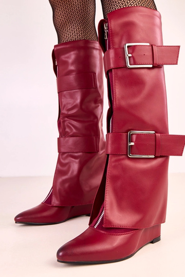 Rote Overknees mit Plateausohle und dekorativen Schnallen Toadera