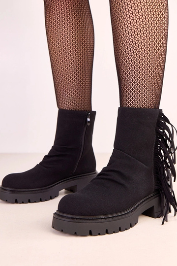 Schwarze Stiefel Silia mit Fransen auf dicker Sohle
