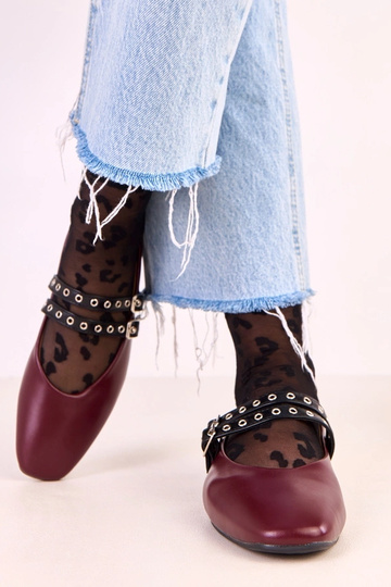 Dunkelrote Ballerinas...