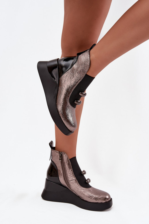 Damenstiefel Auf einem Keil D&A MR52-106 Metallisches Design Damenstiefel Auf einem Keil D&A MR52-106 Metallisches Design