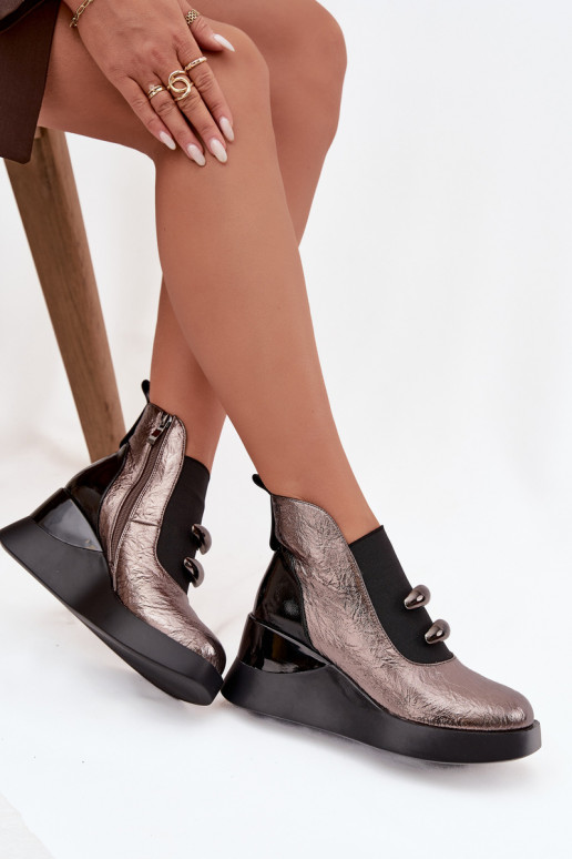 Damenstiefel Auf einem Keil D&A MR52-106 Metallisches Design Damenstiefel Auf einem Keil D&A MR52-106 Metallisches Design