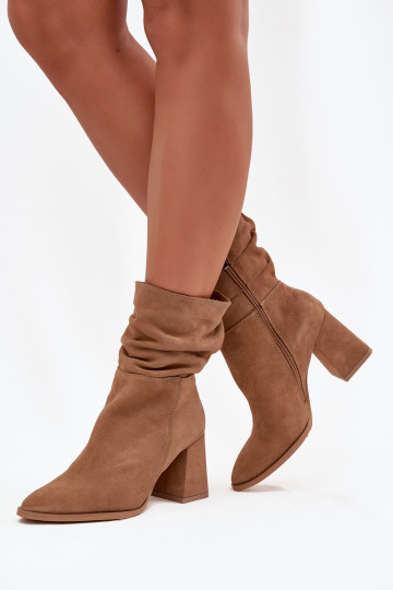 Gefütterte Stiefeletten aus Kunstwildleder mit Absätzen und Rüschen Zazoo 4216 in sandfarben