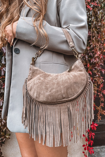 Dunkelsandfarbene Kunstwildleder Handtasche mit Quasten Aurelisse