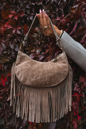 Dunkelsandfarbene Kunstwildleder Handtasche mit Quasten Aurelisse 2
