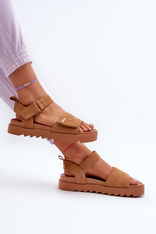 Feminin INildledersandalen mit einer Plattform Big Star NN274705 braune Farbe Feminin INildledersandalen mit einer Plattform Big Star NN274705 braune Farbe