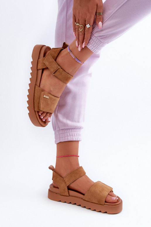 Feminin INildledersandalen mit einer Plattform Big Star NN274705 braune Farbe Feminin INildledersandalen mit einer Plattform Big Star NN274705 braune Farbe