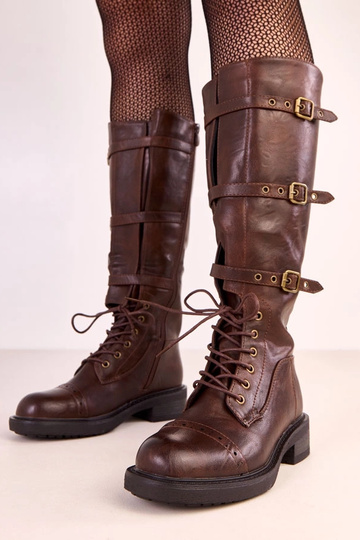 Braune kniehohe Stiefel im Vintage-Stil mit dekorativen Schnallen Oradea