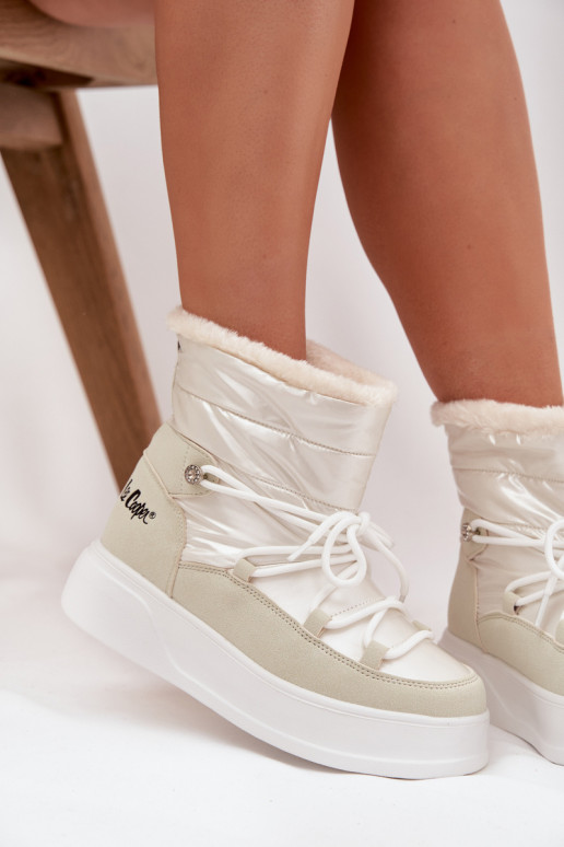 Schneestiefel Feminin mit einer Plattform Lee Cooper LCJ-25-03-3815 Zueiße Farbe
