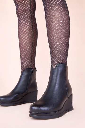 Schwarze Stiefeletten auf Plateausohle Adala