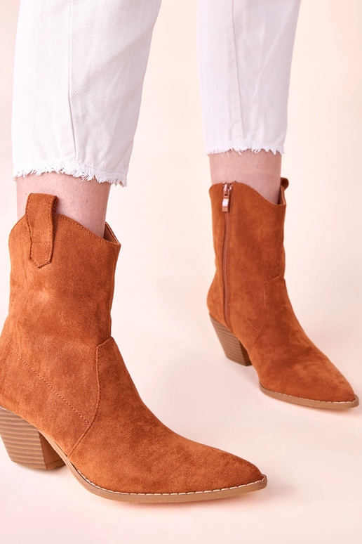 Braune Cowboy Stiefeletten auf Absatz...