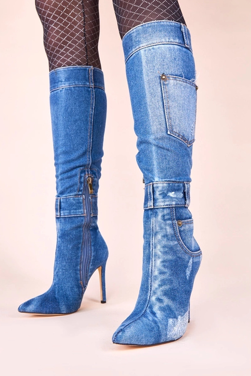 Jeansfarbene Stiefel auf...