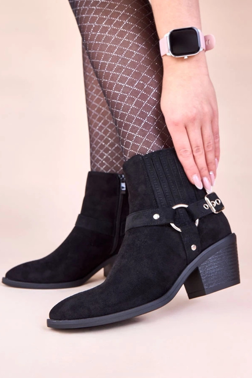 Schwarze Stiefeletten auf Absatz mit...