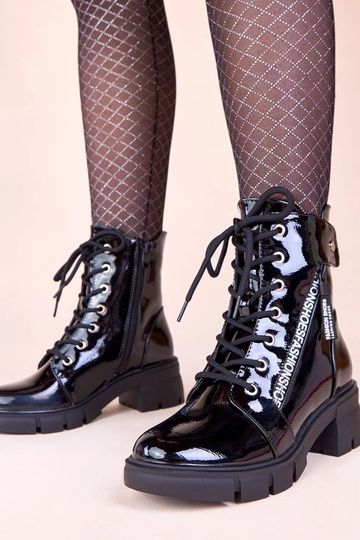 Schwarze lackierte massive...