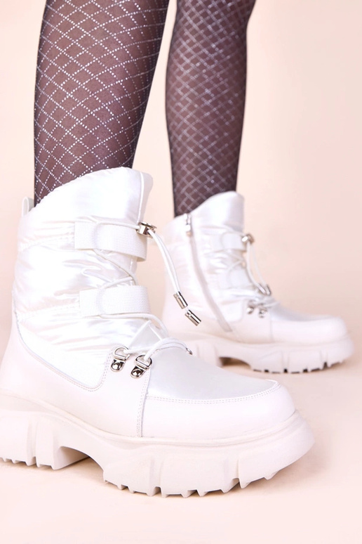 Weiße Schneestiefel mit...