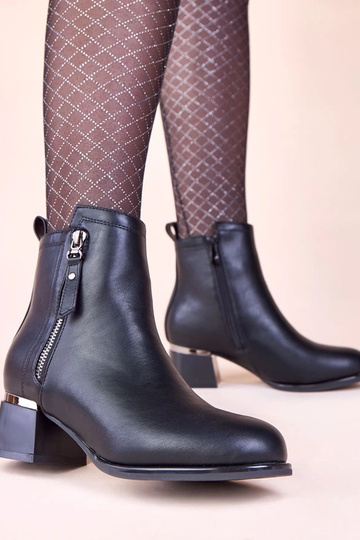 Schwarze massive... 2