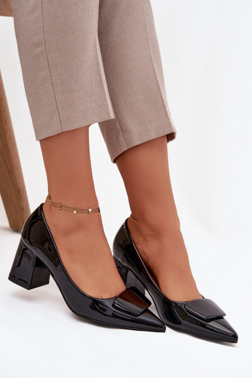 mit Lackeffekt Schuhe mit Absätzen mit Ornamenten schZuarze Farbe Isoline