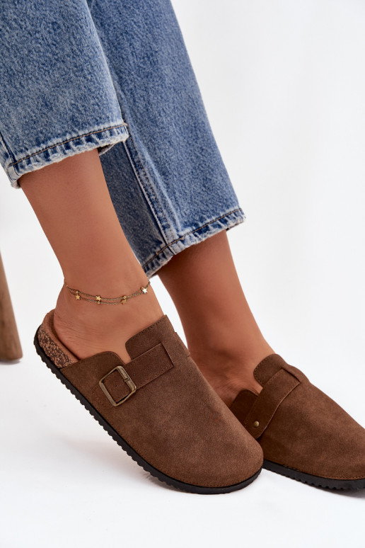 Hausschuhe Verstopfungen Feminin i mit einer Plattform mit Schnallen braune Farbe Selio